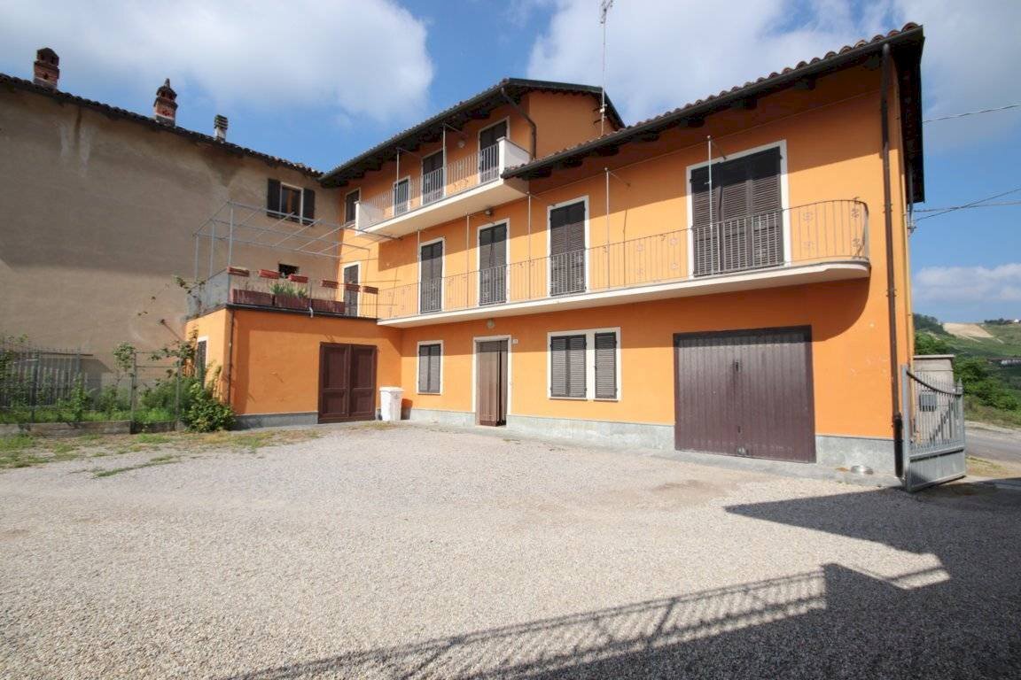 facciata - Rustico Località San Giuseppe, Monforte d'Alba - foto 2