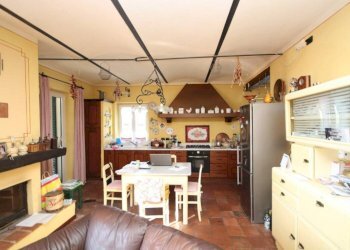 cucina - Rustic Frazione Rivalta, La Morra - photo 17