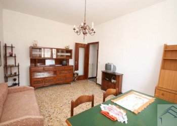Three-room apartment via Rio Misureto 4, Alba - photo 2