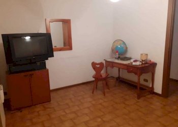 camera matrimoniale.jpg - Villa Sarzana - foto 13