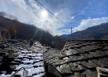 tetto - Casa semi indipendente Borgata Piccolo Faetto, 1, Roure - foto 18