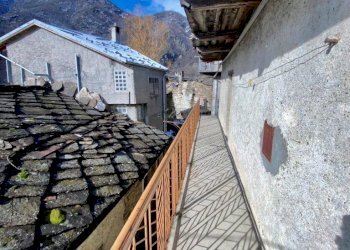 balcone - Casa semi indipendente Borgata Piccolo Faetto, 1, Roure - foto 13