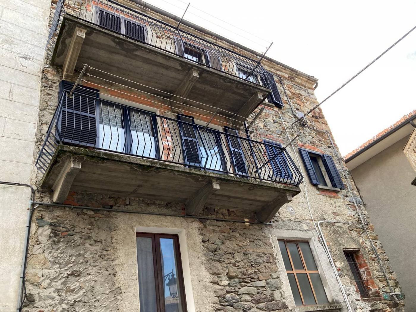 Facciata - Casa indipendente vicolo Santa Marta, Nomaglio - foto 2