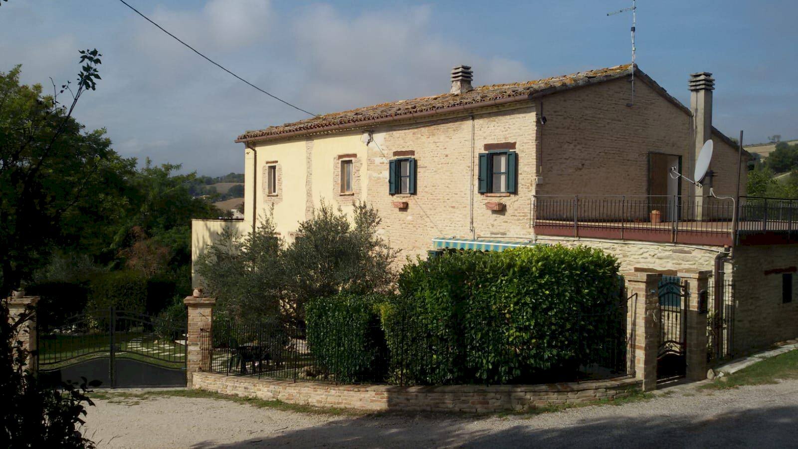 Facciata - Rustic Montefelcino - photo 1