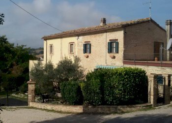 Facciata - Rustic Montefelcino - photo 1