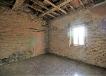 Stanza non arredata - Rustic Montefelcino - photo 16