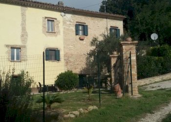 Facciata - Rustic Montefelcino - photo 17
