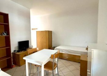 Stanza arredata - Monolocale via delle Longure, Brescia - foto 1