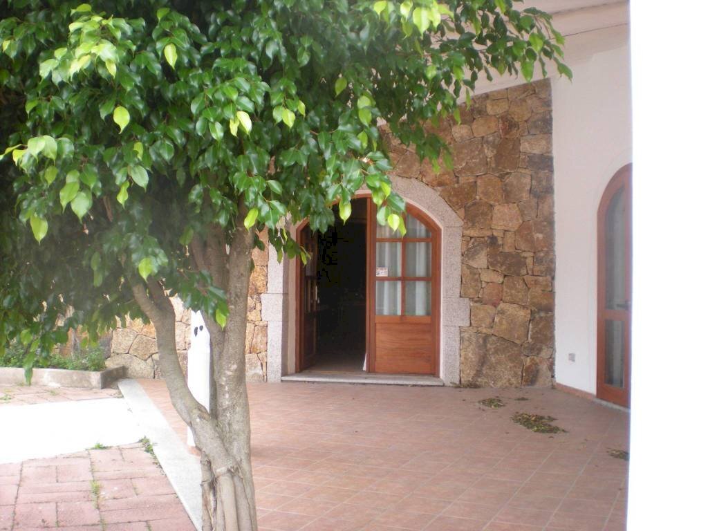 Ingresso - Negozio via La Suaredda di Supra, San Teodoro - foto 3