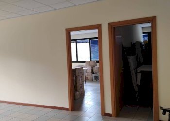 Ufficio Via Sarzanese, Lucca (zona Sant'Anna) - foto 2