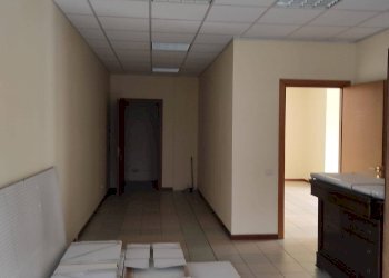 Ufficio Via Sarzanese, Lucca (zona Sant'Anna) - foto 5