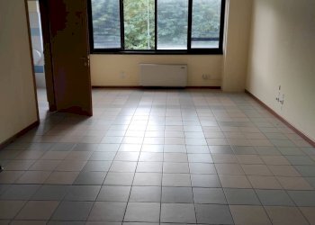 Ufficio Via Sarzanese, Lucca (zona Sant'Anna) - foto 7