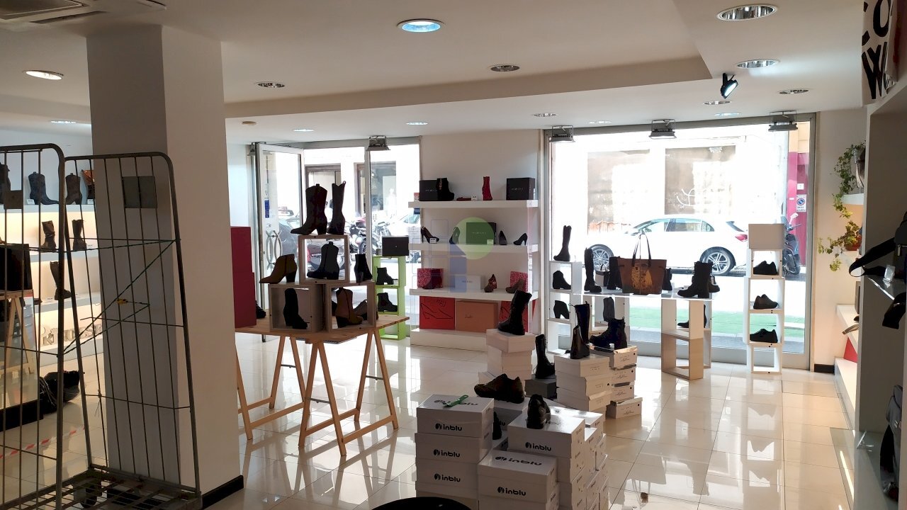 Fondo - Locale Commerciale Via Grande 38, Livorno - foto 1