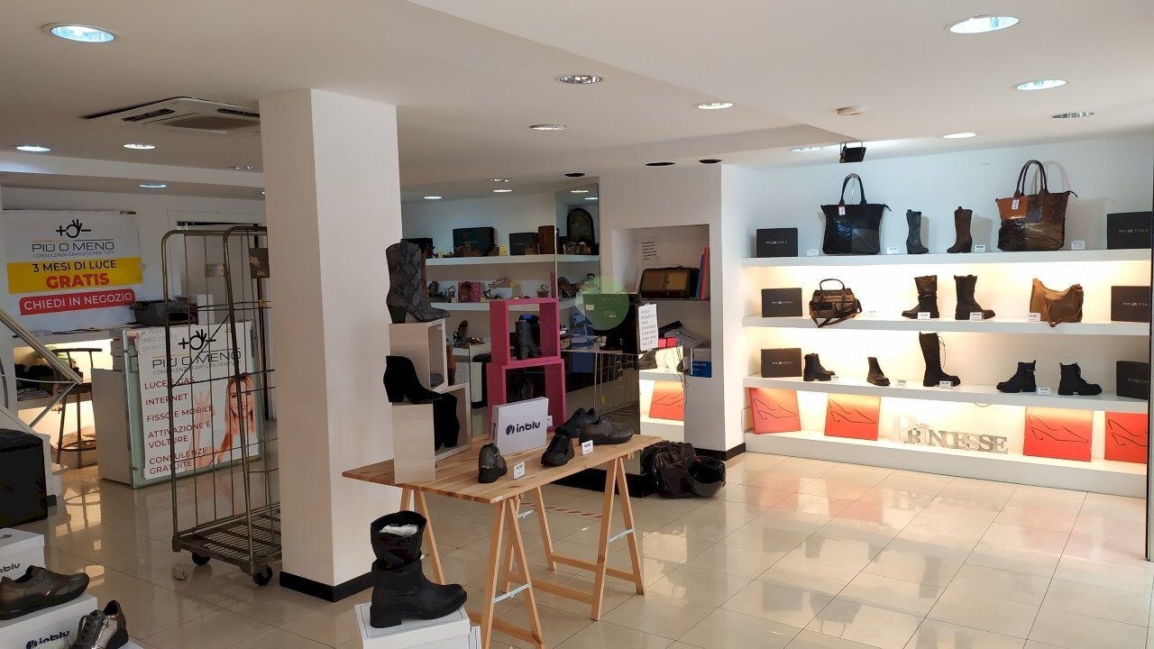 Fondo - Locale Commerciale Via Grande 38, Livorno - foto 2