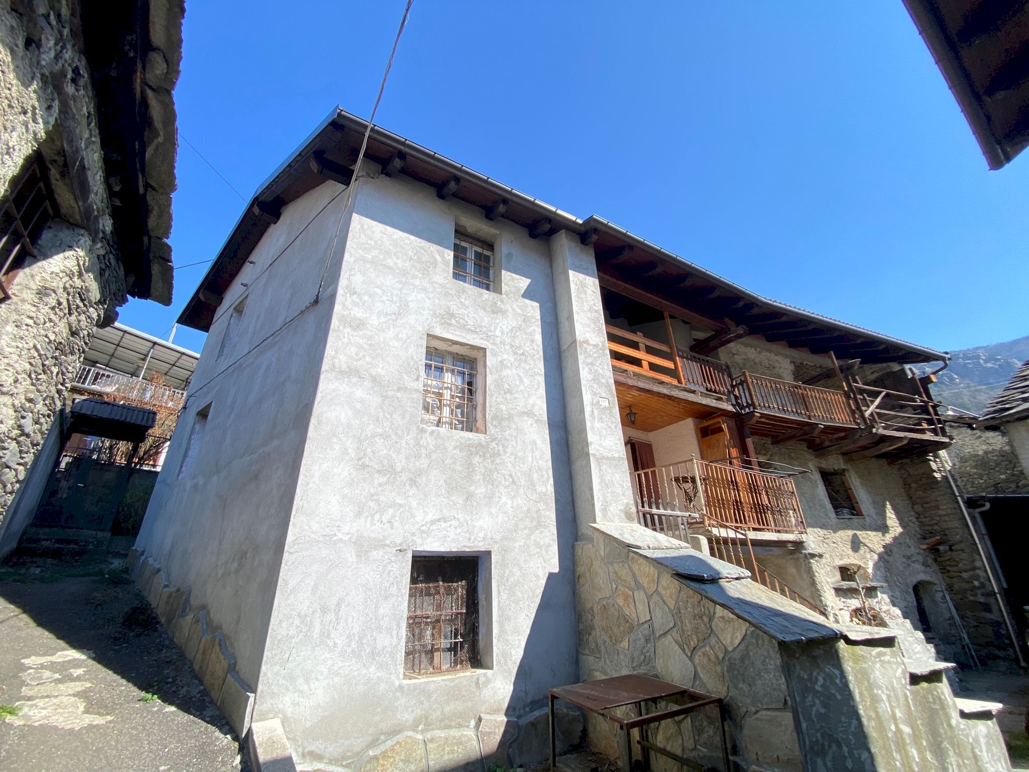 Semi-detached house Frazione Roreto, 137, Roure - photo 1