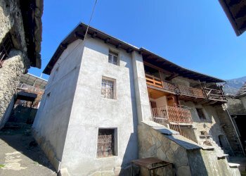 Semi-detached house Frazione Roreto, 137, Roure - photo 1