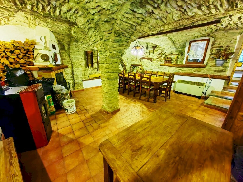 Casa semi indipendente Via Conte Eugenio Brunetta, 37, Usseaux - foto 2