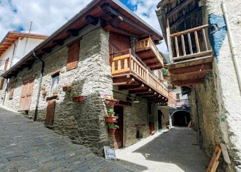 Casa semi indipendente Via Conte Eugenio Brunetta, 37, Usseaux - foto 1