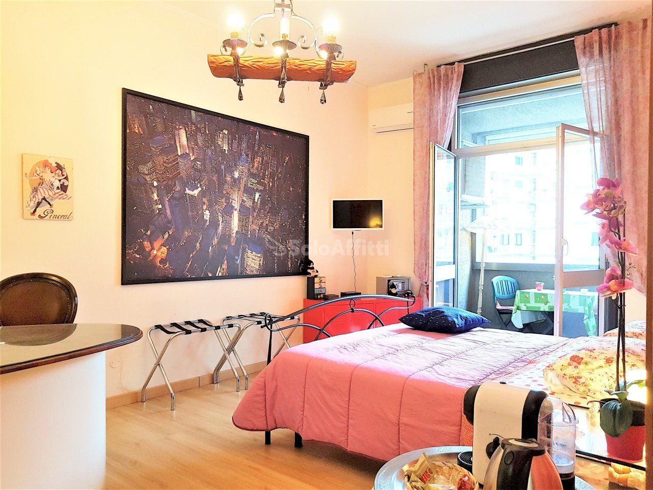 CAMERA MATRIMONIALE +  ANGOLO STUDIO - Bilocale Via Amerigo Vespucci, Napoli - foto 1