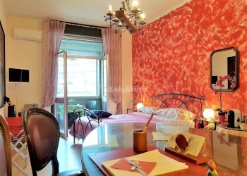 CAMERA MATRIMONIALE +  ANGOLO STUDIO - Bilocale Via Amerigo Vespucci, Napoli - foto 6