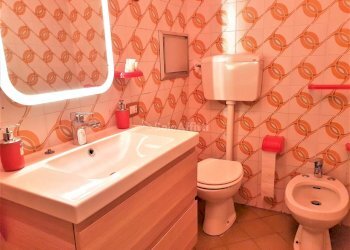 BAGNO CON DOCCIA - Bilocale Via Amerigo Vespucci, Napoli - foto 19