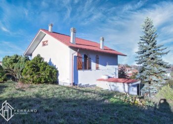 Facciata - Villa Località Pianissolo, Roccavignale - foto 1