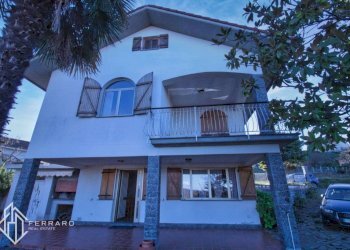 Facciata - Villa Località Pianissolo, Roccavignale - foto 5