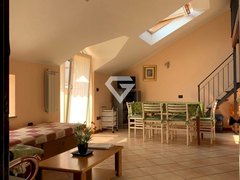 2.jpg - Four-room apartment Piazza Massena, Loano - photo 2