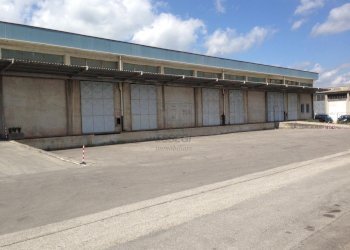 2.jpg - Shed Via Sottomonte, Guamo 27, Capannori - photo 2