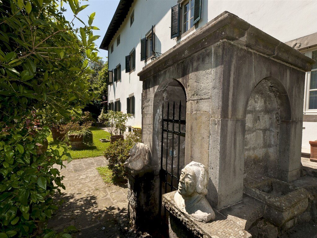 villa antica piscina colline lucchesi vendesi.jpg - Villa Viale Umberto I 148, Bagni di Lucca - photo 2