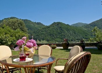 villa antica piscina colline lucchesi vendesi..jpg - Villa Viale Umberto I 148, Bagni di Lucca - foto 6