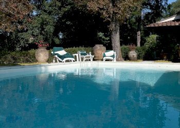 villa antica piscina colline lucchesi vendesi..jpg - Villa Viale Umberto I 148, Bagni di Lucca - foto 7