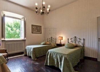 villa antica piscina colline lucchesi vendesi..jpg - Villa Viale Umberto I 148, Bagni di Lucca - foto 9