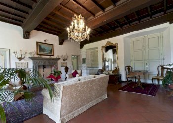 villa antica piscina colline lucchesi vendesi..jpg - Villa Viale Umberto I 148, Bagni di Lucca - foto 17