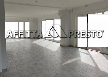 Commercial Activity Via Napoli, Collesalvetti - photo 1