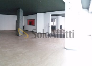 011.jpg - Locale Commerciale Via Marco Minghetti 7, Legnago - foto 1