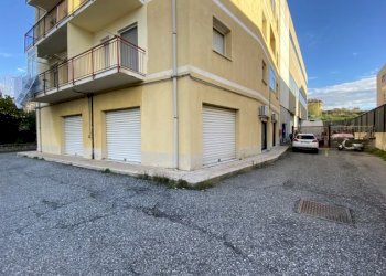 Locale Commerciale Savona, Savona (zona Legino) - foto 16