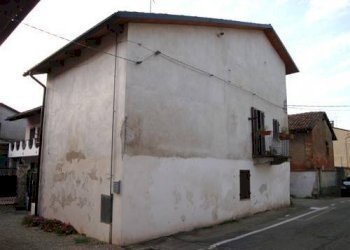 esterno - Casa indipendente via Camillo Benso Conte di Cavour, Crescentino - foto 2