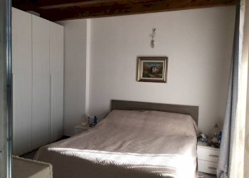 Camera da letto - Quadrilocale Ivrea - foto 17