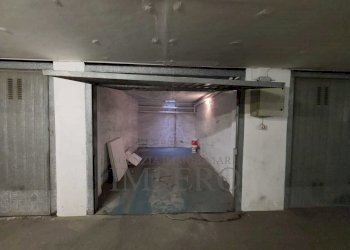 Box Corso Limone Piemonte 1186, Ventimiglia - foto 1