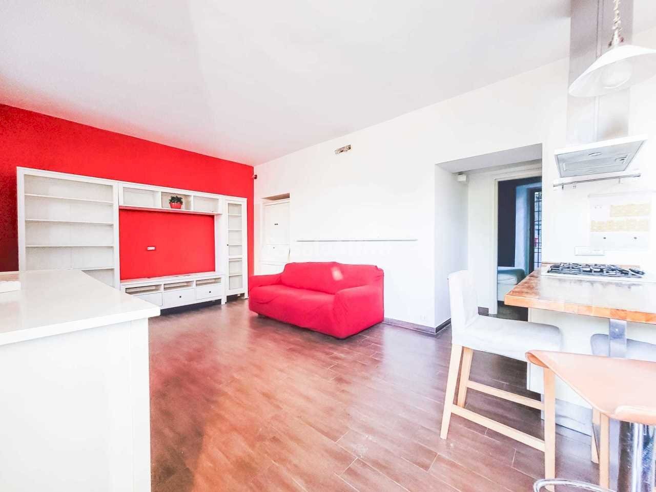SOGGIORNO/LIVING - Appartamento Via Mandracchio a Nazareth, Napoli - foto 1