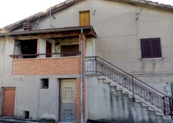 IMG_20201006_100441.jpg - Porzione di casa Piazza Nobili Vitelleschi 5, Labro - foto 4