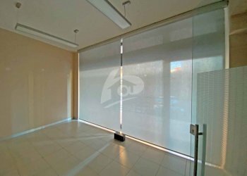 ufficio2-piano-terra.jpg - Locale Commerciale Via Armando Diaz 2, Laveno-Mombello - foto 12