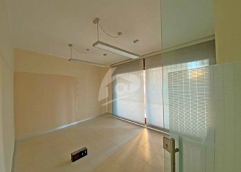 ufficio3-piano-primo.jpg - Locale Commerciale Via Armando Diaz 2, Laveno-Mombello - foto 13