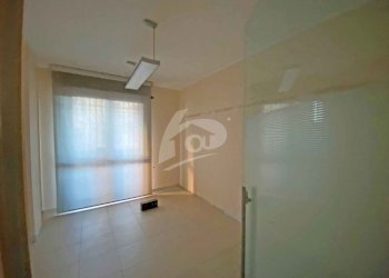 ufficio4-piano-primo.jpg - Locale Commerciale Via Armando Diaz 2, Laveno-Mombello - foto 14