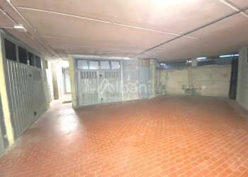 FC105_VENDITA_GARAGE_TERMO_LASPEZIA (5).jpg - Box La Spezia - foto 9