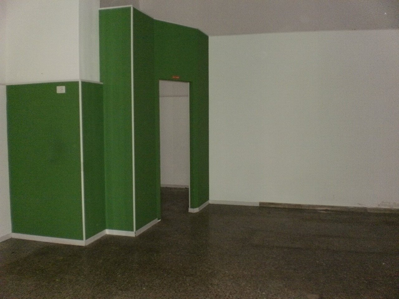 P8300021.JPG - Locale Commerciale Ragusa - foto 1