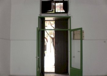 P8300029.JPG - Locale Commerciale Ragusa - foto 8