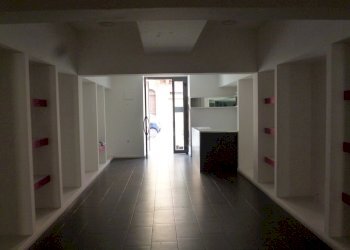 P1120606.JPG - Locale Commerciale Ragusa - foto 4