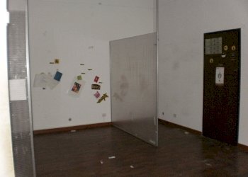 PA230027.JPG - Locale Commerciale Ragusa - foto 4